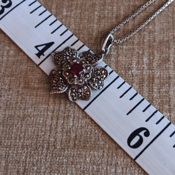 Marcasite Garnet Center Flower Pendant 925 Italy Silver Box Chain Necklace - Picture 5 of 14